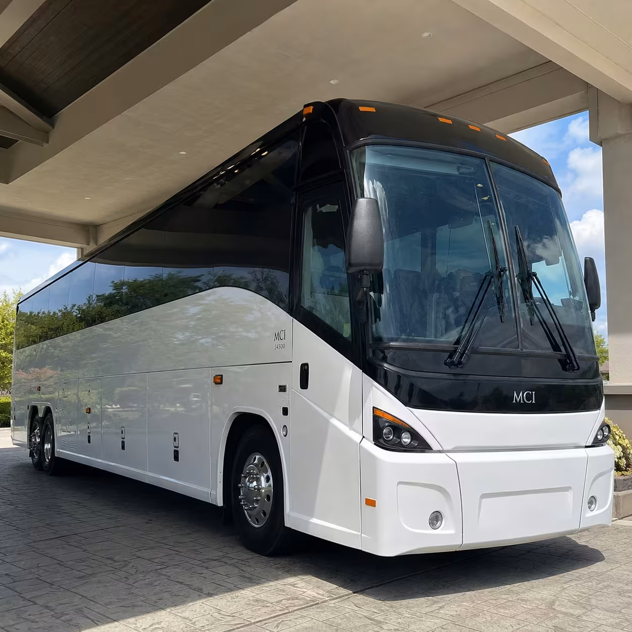 santa rosa bus rentals for large workforces and multiple shifts